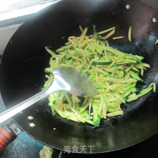 北瓜丝炒米饭的做法步骤：5