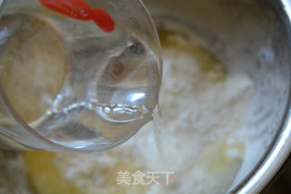 香肠香葱调理面包的做法步骤：6
