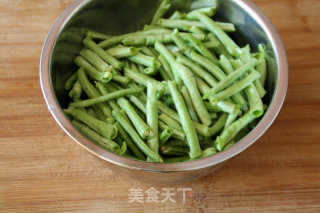 与懒无关：【山西豆角焖面】的做法步骤：2