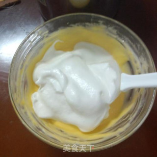第一次做——无油酸奶蛋糕的做法步骤：4