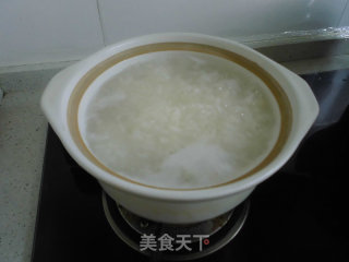 皮蛋瘦肉粥的做法步骤：1