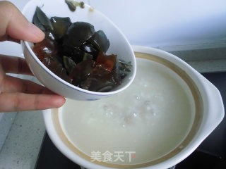 皮蛋瘦肉粥的做法步骤：3