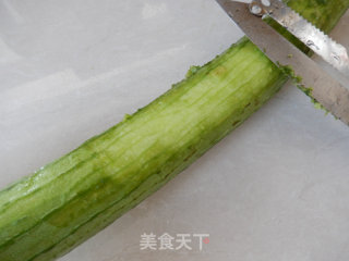 清炒丝瓜皮的做法步骤：2