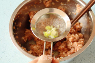 鲜虾猪肉芹菜饺子的做法步骤：8