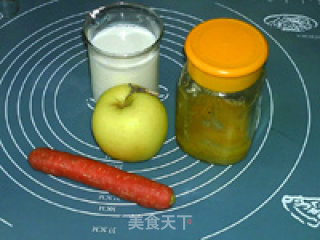 胡萝卜苹果蜜奶饮的做法步骤：1