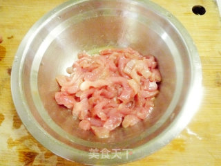 糖醋里脊的做法步骤：2