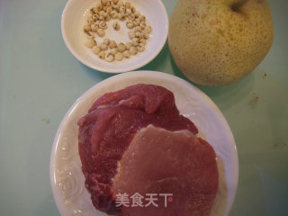 秋季润肺：雪梨川贝瘦肉汤的做法步骤：1