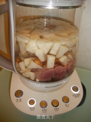 秋季润肺：雪梨川贝瘦肉汤的做法步骤：5