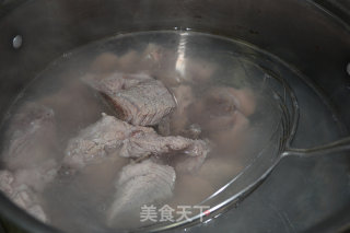 过桥排骨的做法步骤：2