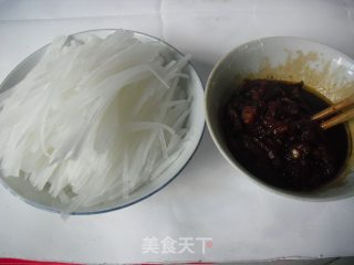 白萝卜丝炒牛肉的做法步骤：2
