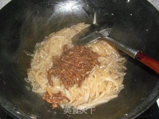 白萝卜丝炒牛肉的做法步骤：5