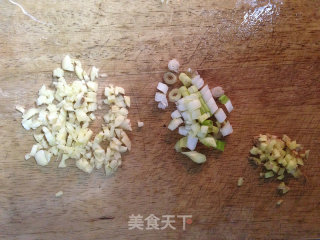 地蕨皮炒毛豆的做法步骤：1