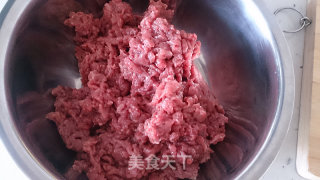 尖椒牛肉沫的做法步骤：2