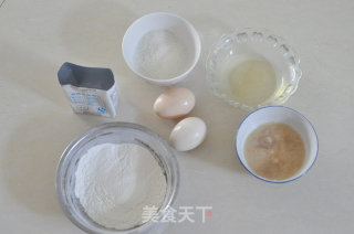 果酱戚风蛋糕的做法步骤：1