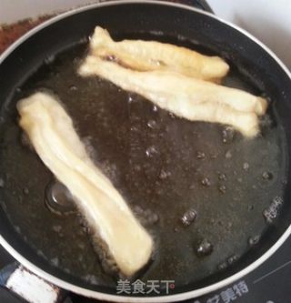 酥松香脆——酵母版健康油条的做法步骤：6