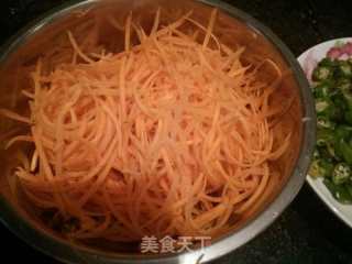 肉末胡萝卜丝的做法步骤：1
