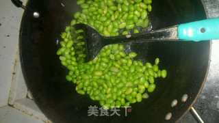 青椒炒毛豆的做法步骤：3