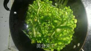 青椒炒毛豆的做法步骤：4