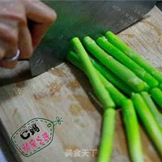 C妈私房之选——平底锅也可以做的芦笋焗大虾的做法步骤：1