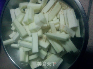红烧鱼香茄子的做法步骤：2