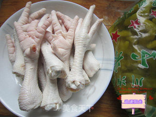 泡椒凤爪的做法步骤：1