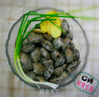C妈私房之选——原汁花蛤的做法步骤：1