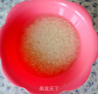腊肠稻香米煲仔饭的做法步骤：2
