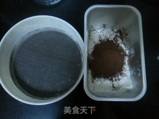 可可戚风的做法步骤：5