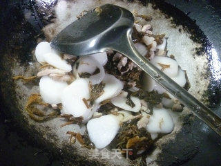梅干菜肉丝炒年糕的做法步骤：6