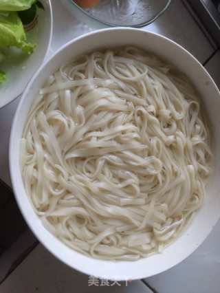 番茄酱拌面的做法步骤：1