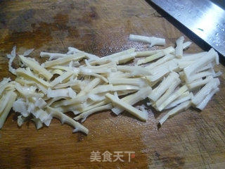 香干羊尾笋拌青瓜的做法步骤：4