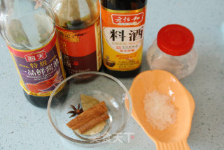 凹个造型贴秋膘：【金牌扣肉】的做法步骤：2