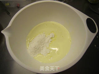 鲜奶油生日蛋糕的做法步骤：2