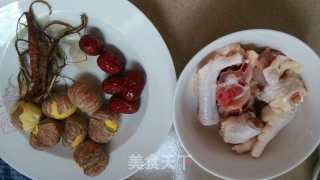 五指毛桃根鸡汤的做法步骤：1