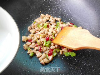 酸辣鸡丁的做法步骤：7