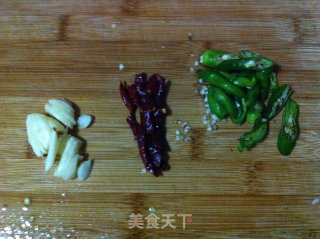 咸肉炒花菜的做法步骤：4
