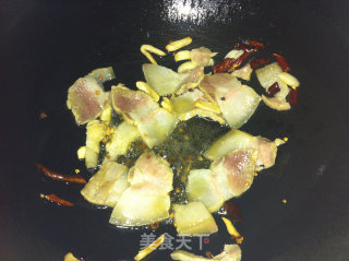 咸肉炒花菜的做法步骤：7