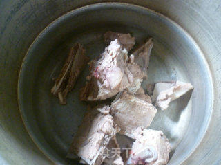 圆白菜肉骨汤的做法步骤：3