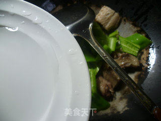 青椒炒鹅翅的做法步骤：6