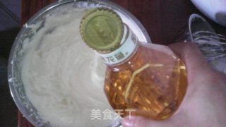 挺拔不回缩的－－纸杯蛋糕的做法步骤：4