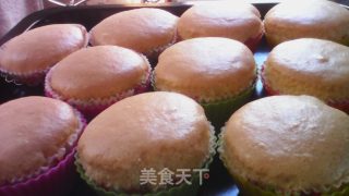 挺拔不回缩的－－纸杯蛋糕的做法步骤：8