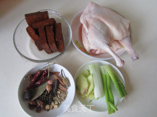 卤鸭腿干子双拼的做法步骤：1