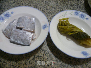 雪菜带鱼的做法步骤：1