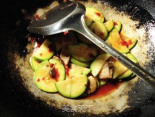 肉片炒西葫芦的做法步骤：14