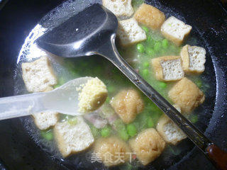 咸肉油豆腐毛豆汤的做法步骤：7