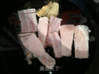 白萝卜羊排汤的做法步骤：2