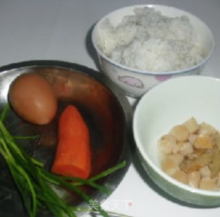 干贝蛋白炒饭的做法步骤：1