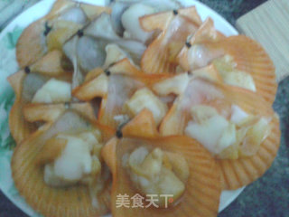 蒜蓉粉丝蒸扇贝的做法步骤：1