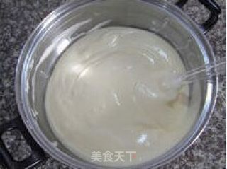 【芭芘奶油蛋糕】--- 每个女孩心中都有一个属于自己的公主梦的做法步骤：4