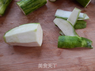 丝瓜皮炒鸡蛋的做法步骤：3